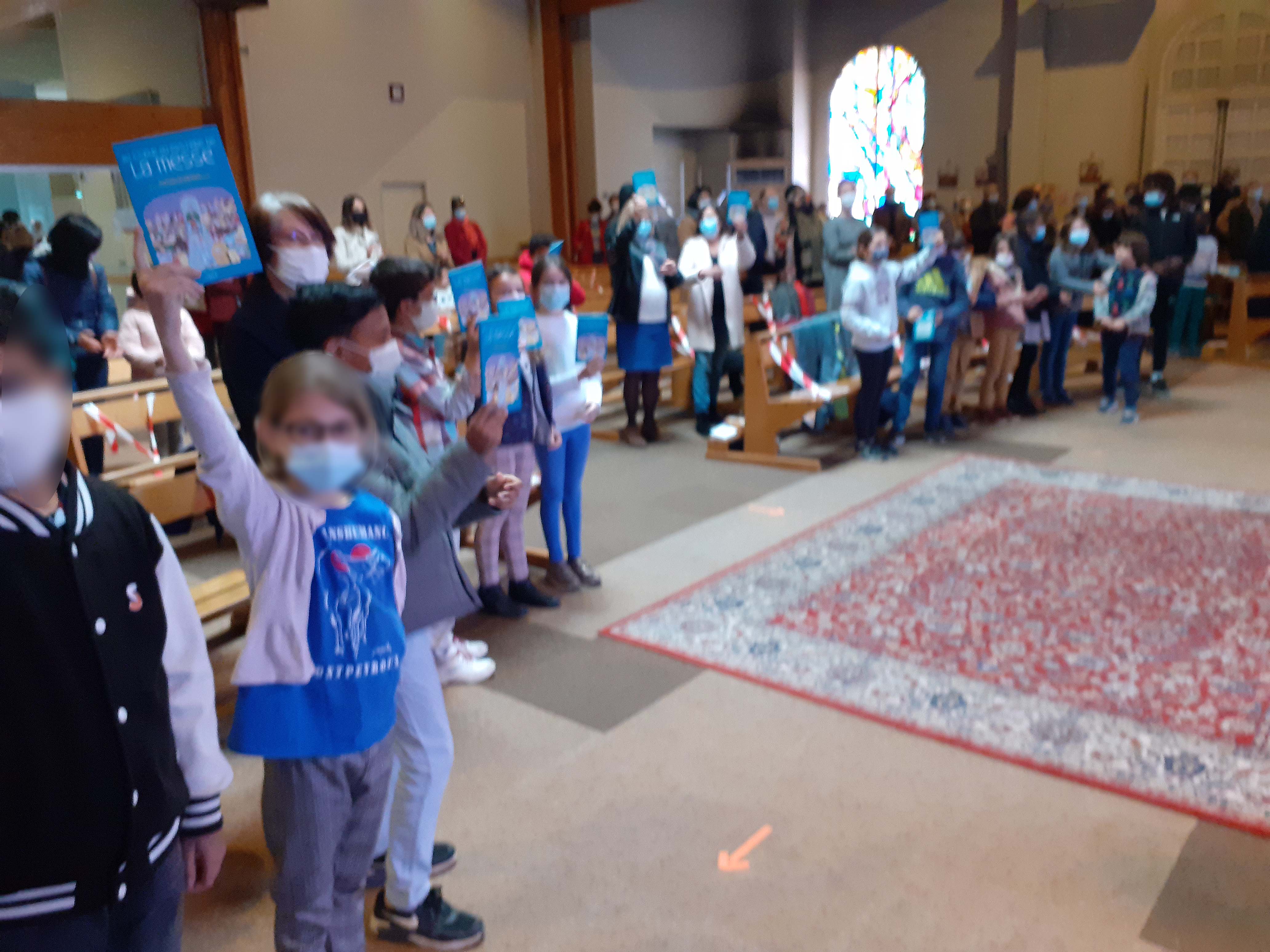 Don Bosco remise du livre au au coeur du mystère 3 flou